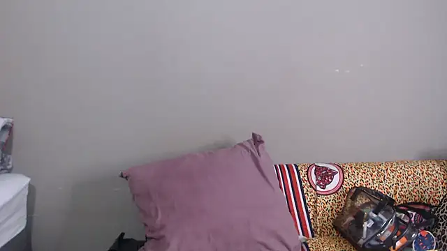 Chat soba uživo modela GrandBustyMelon
