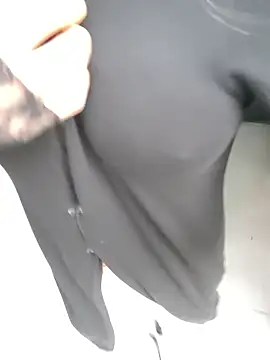 חדר צ'אט בשידור חי של pink-mai