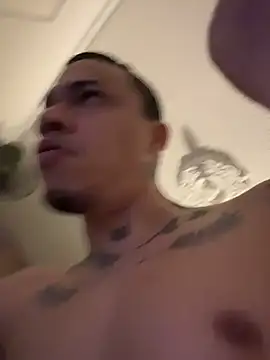 חדר צ'אט בשידור חי של AlphaMasterXxx