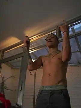 חדר צ'אט בשידור חי של AlphaMasterXxx