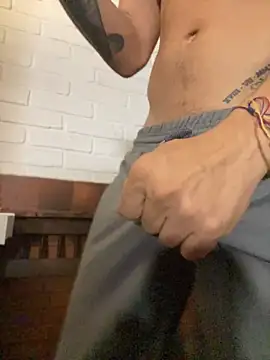 AlphaMasterXxx Cameră chat live