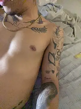 AlphaMasterXxx Live Chatraum