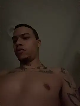 חדר צ'אט בשידור חי של AlphaMasterXxx