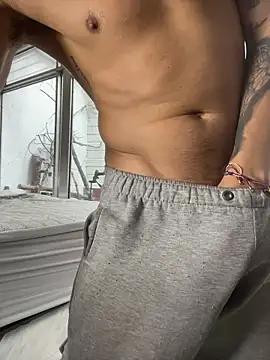 AlphaMasterXxx Cameră chat live