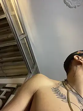 AlphaMasterXxx Live Chatraum