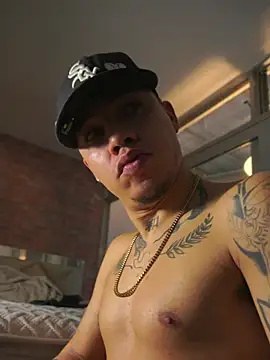 AlphaMasterXxx Live Chatraum