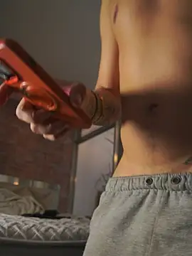 חדר צ'אט בשידור חי של AlphaMasterXxx