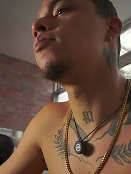 AlphaMasterXxx Cameră chat live