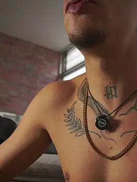 AlphaMasterXxx – Naživo chatovacia miestnosť