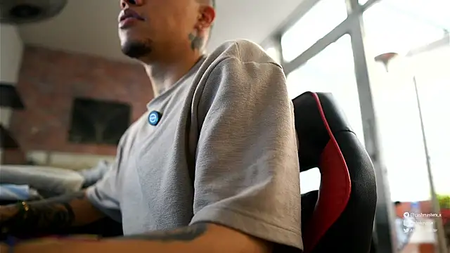 AlphaMasterXxx Cameră chat live