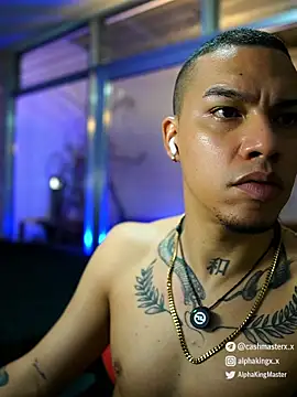 AlphaMasterXxx's Live Chat Room