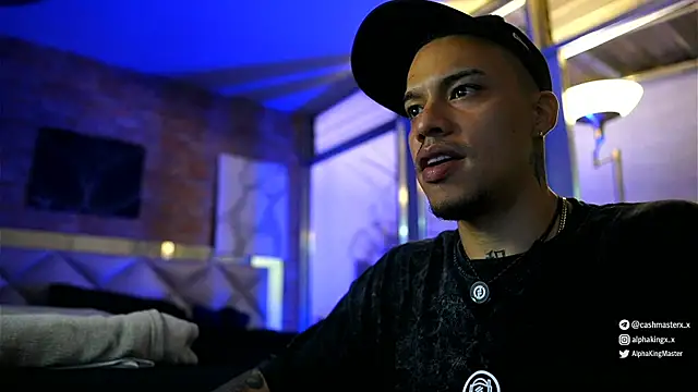 AlphaMasterXxx's Live Chat Room