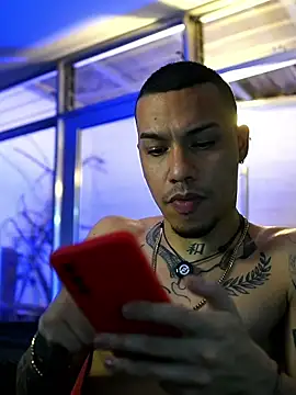 AlphaMasterXxx Live Chatraum