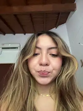 Bonni_lohan's Live Chat Room