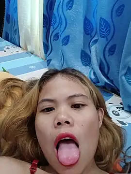 Pokój czatu na żywo – Sexxie_Ella22