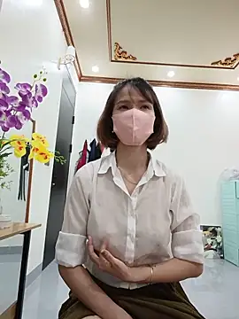 Emma_Linh's Live Chat Room