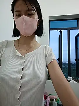 Emma_Linh – Naživo chatovacia miestnosť