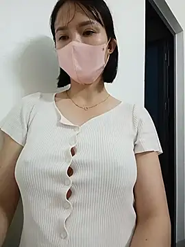 חדר צ'אט בשידור חי של Emma_Linh