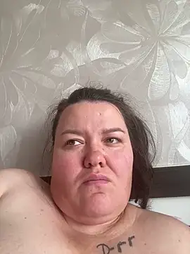 SunnyLeila2101 Adlı Modelin Canlı Sohbet Odası