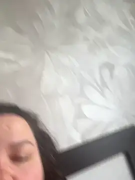 SunnyLeila2101's Live Chat Room