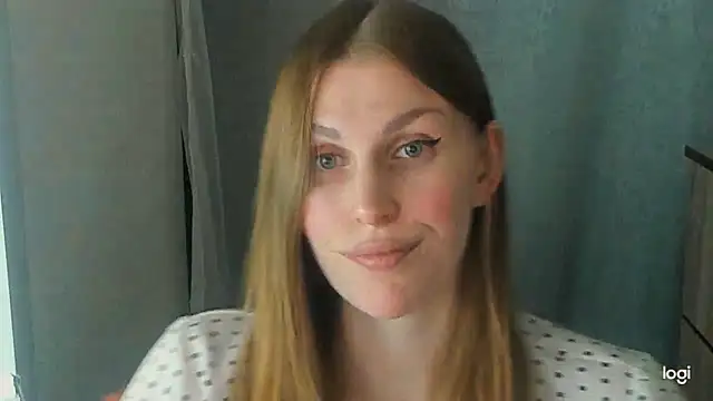 JuliaMuuun's Live Chat Room