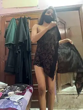 Sandhya_77 Adlı Modelin Canlı Sohbet Odası