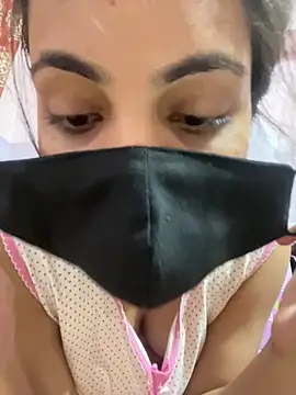 Sandhya_77's Live Chat Room