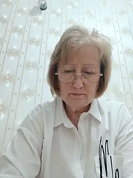 Pokój czatu na żywo – AlikaSwan5821