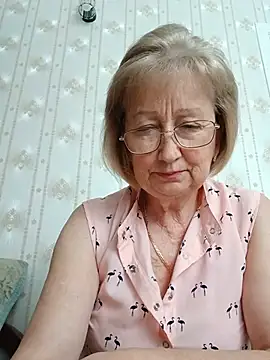 AlikaSwan5821 Adlı Modelin Canlı Sohbet Odası