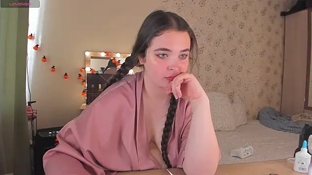Sala de chat en directo de Alice_next_door