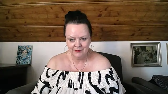 TiffanyMature: онлайн-чат