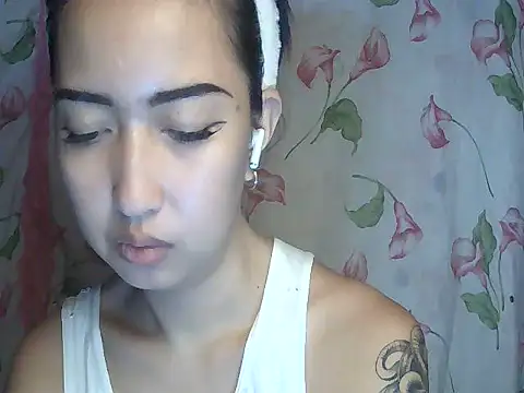 XXnaughty_08XX লাইভ চ্যাট রুম