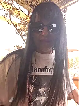 Ella_sweety00's Live Chat Room
