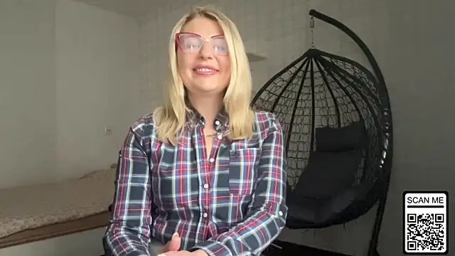 Blondie_xoxoxo – Naživo chatovacia miestnosť