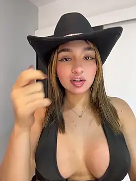 عرض كام jenn_fit