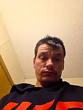 Živá chatovací místnost twistafatpipe