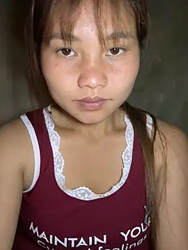 EllyBaby20 Adlı Modelin Canlı Sohbet Odası