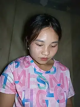 EllyBaby20's Live Chat Room