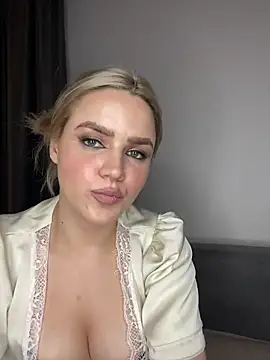 April_Purr – live chatrum