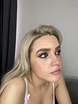 Chat ao vivo de April_Purr