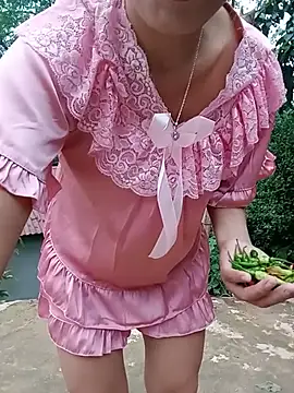 Lanlove_ Adlı Modelin Canlı Sohbet Odası