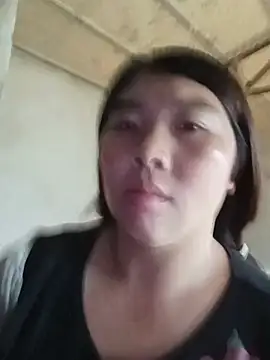 quynhkoolbae Adlı Modelin Canlı Sohbet Odası