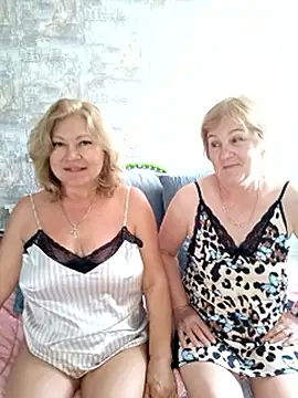 Sweet4104's Live Sex Cam Show
