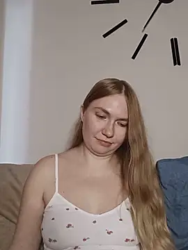 KisaVixen Adlı Modelin Canlı Sohbet Odası