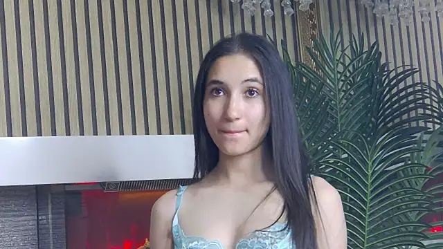 CarolinaBlair Adlı Modelin Canlı Sohbet Odası