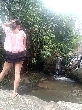 Chat soba uživo modela Linda-yiyi