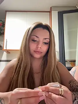 Sala de chat ao vivo de Noeliagglow