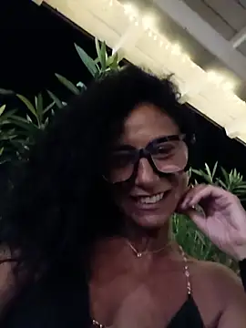 חדר צ'אט בשידור חי של Biricchina6974