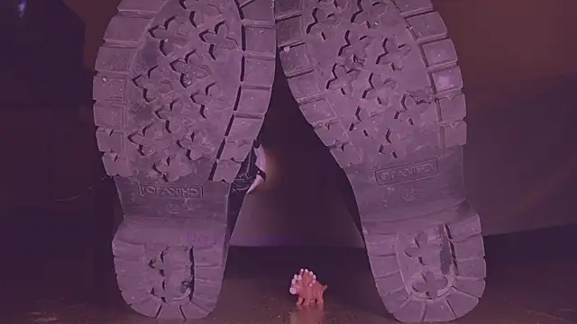 Živá chatovací místnost gigifontaine__