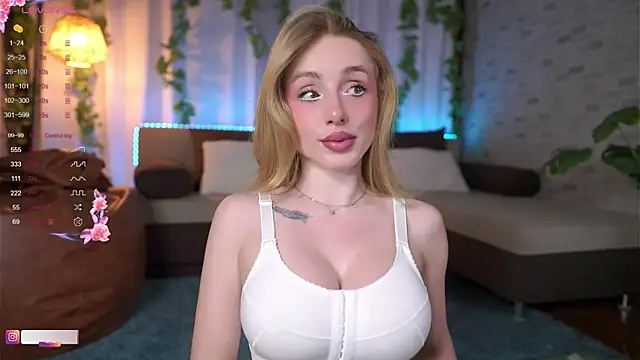BabyyyLunaX Live chatroom